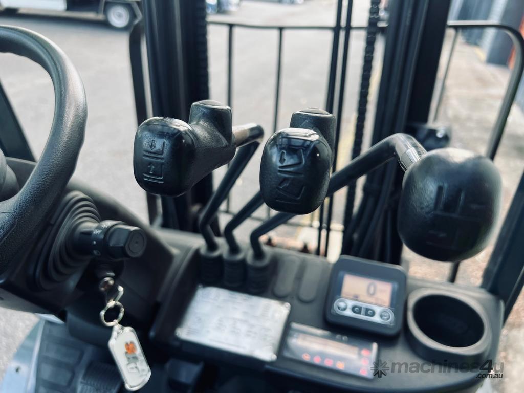 Low Hour Compact Toyota Forklift